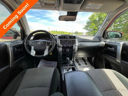 Used 2020 Toyota 4Runner SR5 AWD/4WD image 4