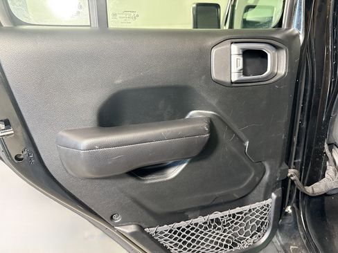 Used 2019 Jeep Wrangler Unlimited Sport S image 26