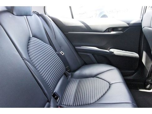 Used 2018 Toyota Camry SE w/ Convenience Package image 10