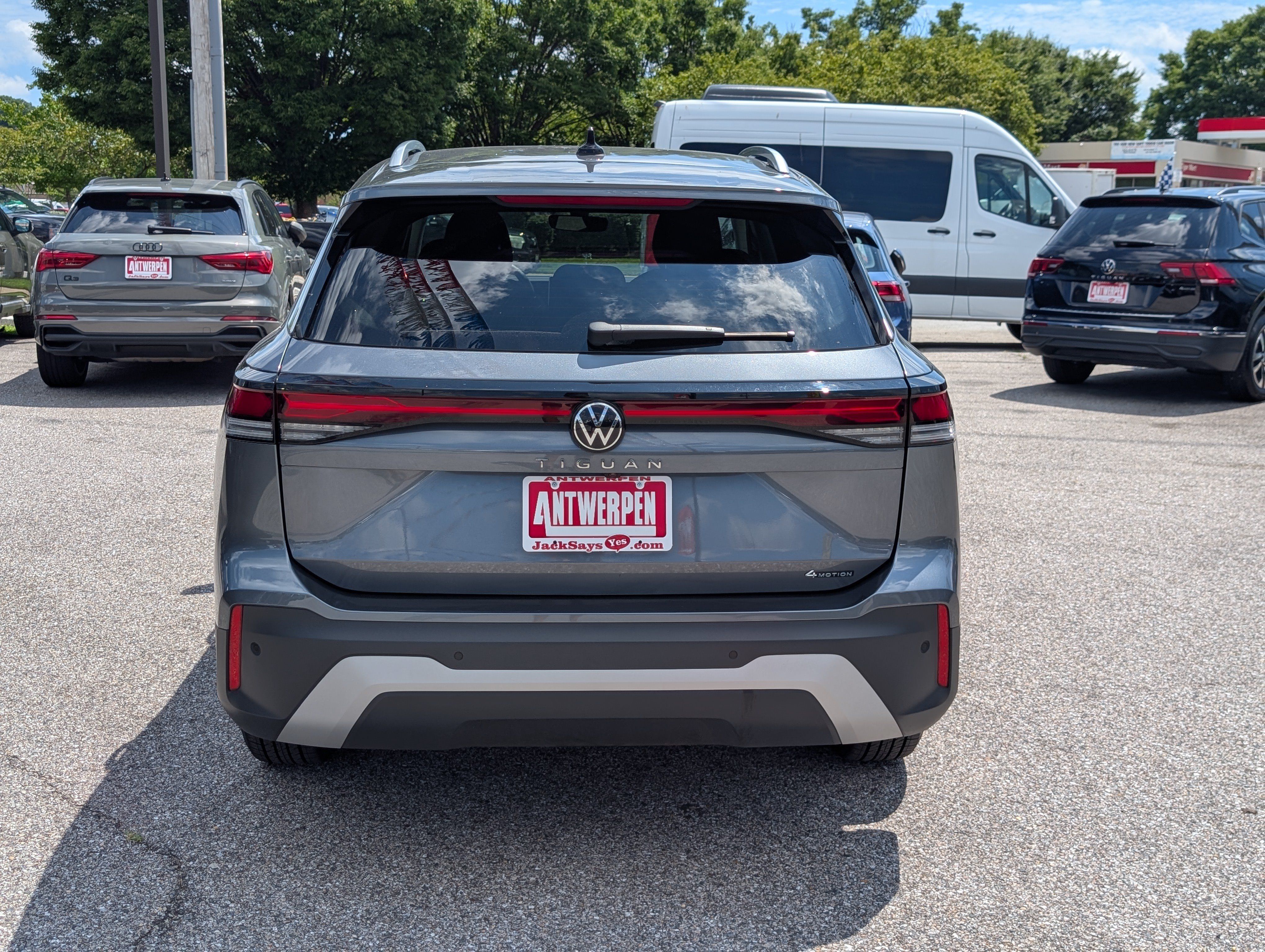 Used 2025 Volkswagen Tiguan S AWD/4WD image 4