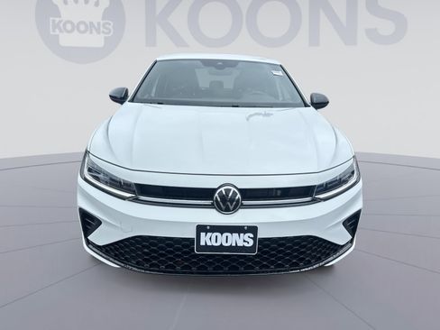 Used 2025 Volkswagen Jetta Sport FWD image 4