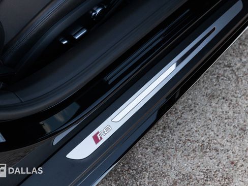 Used 2021 Audi R8 V10 w/ Premium Package image 32