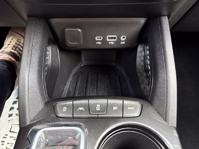 Used 2022 Chevrolet TrailBlazer RS w/ Convenience Package AWD/4WD image 18