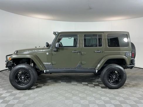 Used 2015 Jeep Wrangler Unlimited Rubicon w/ Katzkin Premium Leather Group AWD/4WD image 8
