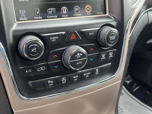 Used 2017 Jeep Grand Cherokee Overland AWD/4WD image 19