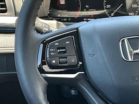 Used 2025 Honda Odyssey Elite image 11