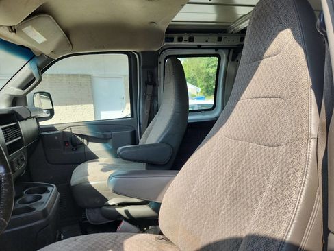 Used 2017 GMC Savana 2500 image 7