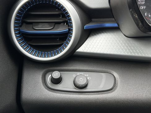 Used 2024 Chevrolet Trax LS w/ LS Convenience Package image 23