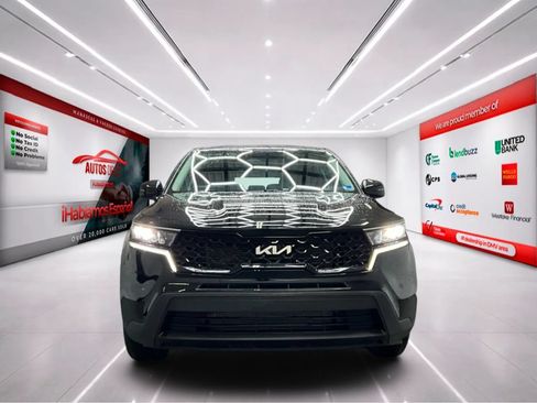 Used 2023 Kia Sorento LX FWD image 2