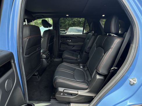 Used 2025 Honda Pilot TrailSport image 33