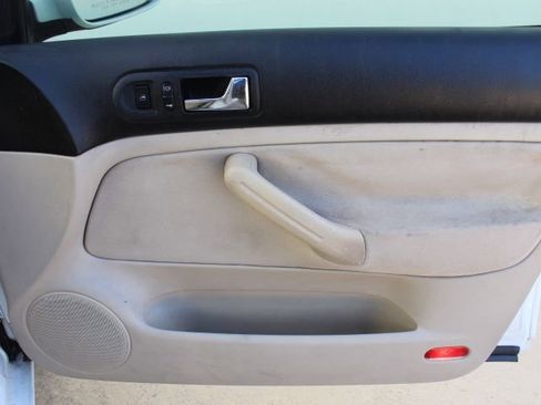 Used 2004 Volkswagen Golf GL image 16