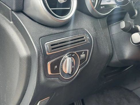 Used 2019 Mercedes-Benz GLC 300 image 18