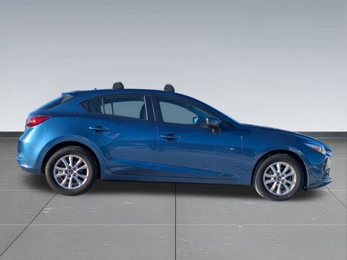 Used 2018 MAZDA MAZDA3 Sport image 4