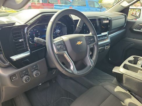 Used 2023 Chevrolet Silverado 1500 LT w/ Protection Package AWD/4WD image 16
