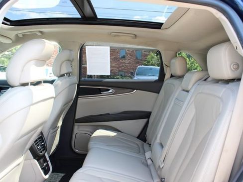 Used 2017 Lincoln MKX Reserve w/ Lincoln MKX Climate Package AWD/4WD image 32