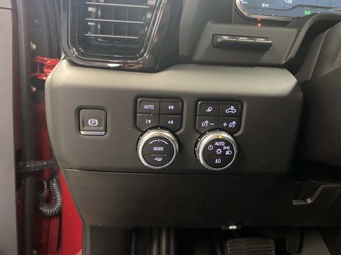New 2025 GMC Sierra 3500 AT4 w/ AT4 Premium Plus Package image 23