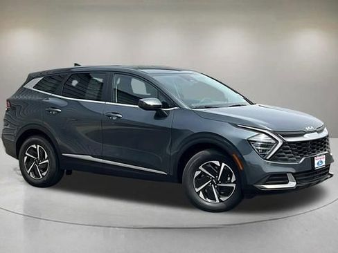 Used 2025 Kia Sportage LX AWD/4WD image 1