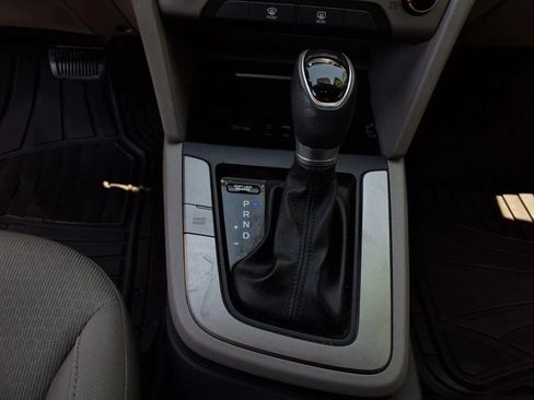 Used 2018 Hyundai Elantra SEL FWD image 12