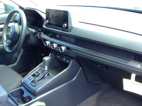 Used 2025 Honda CR-V LX image 22