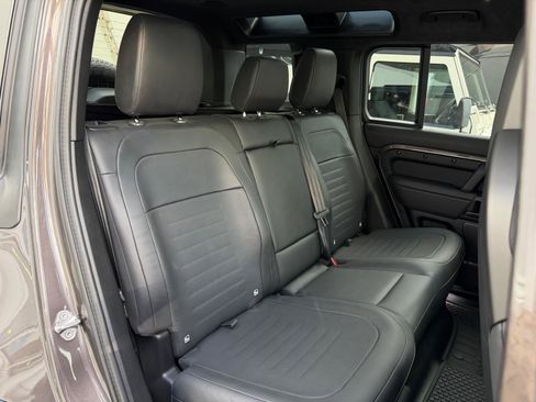 Used 2025 Land Rover Defender 110 AWD/4WD image 15