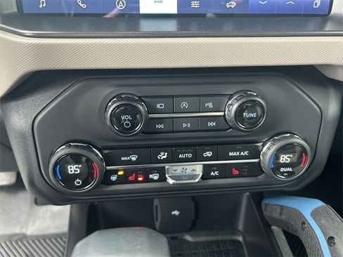 Used 2024 Ford Bronco Wildtrak image 21