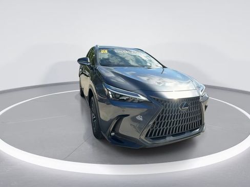 Used 2025 Lexus NX 250 FWD w/ Towing Package (2000 Lbs) image 3