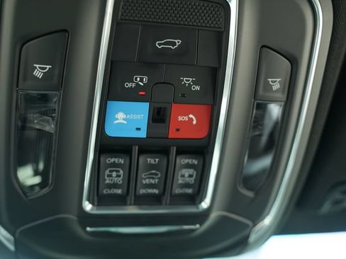 Used 2024 Jeep Wagoneer L Series II w/ Convenience Group I AWD/4WD image 40