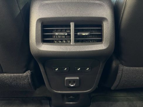 Used 2024 Chevrolet Equinox Premier AWD/4WD image 43
