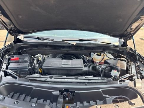 Used 2025 Chevrolet Suburban Premier AWD/4WD image 40