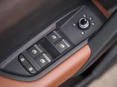 Used 2023 Audi Q5 2.0T Premium w/ Convenience Package image 36