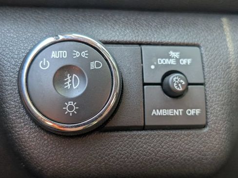 Used 2015 Chevrolet Traverse LT w/ Style and Technology Package FWD image 29