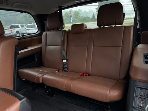 Used 2016 Toyota Sequoia Platinum AWD/4WD image 17