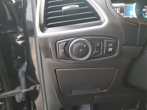 Used 2024 Ford Edge SEL w/ Sport Appearance Package image 29