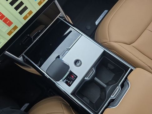 New 2026 Land Rover Range Rover Autobiography AWD/4WD image 18