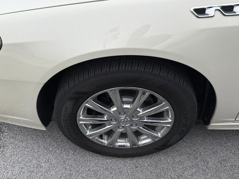 Used 2011 Buick Lucerne CXL FWD image 72