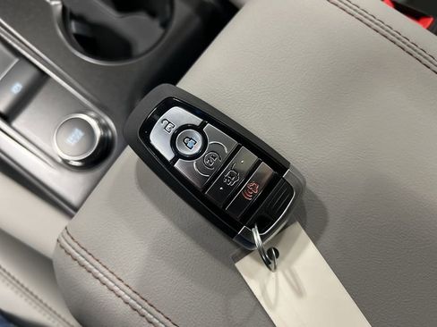 New 2026 Ford Explorer Active w/ Active Comfort Package image 24