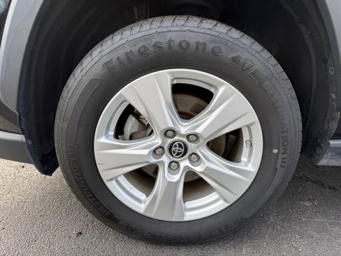 Used 2021 Toyota RAV4 LE image 34