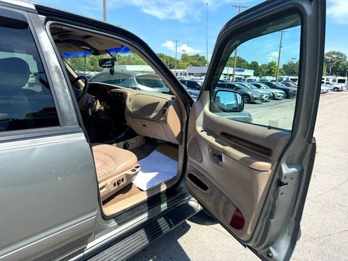 Used 1999 Ford Explorer Eddie Bauer image 9