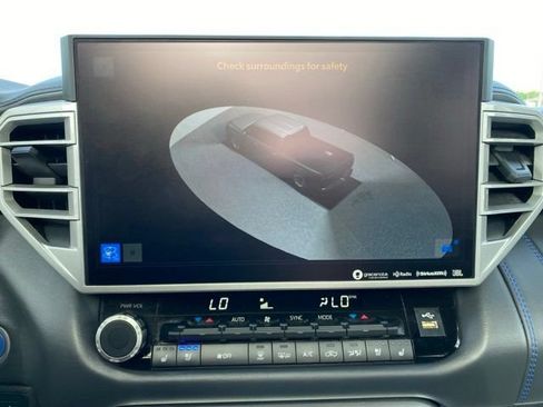 Used 2022 Toyota Tundra Platinum w/ Advanced Package AWD/4WD image 21
