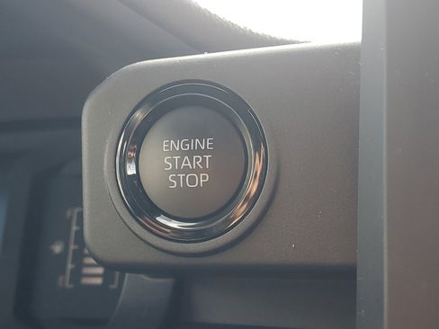 Used 2025 Toyota Tacoma SR image 29