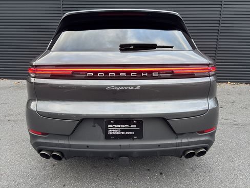 Used 2025 Porsche Cayenne S image 4
