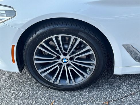 Used 2018 BMW 540i image 11