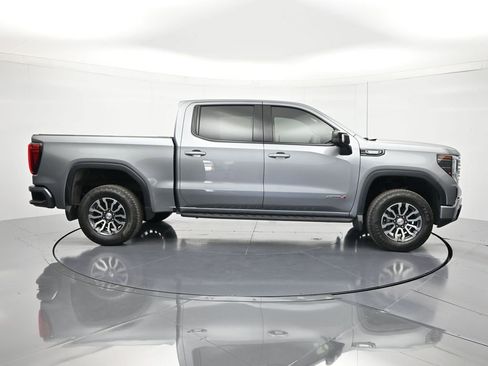 Used 2023 GMC Sierra 1500 AT4 w/ AT4 Premium Package AWD/4WD image 4