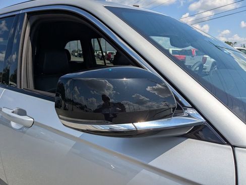 Used 2024 Jeep Grand Cherokee Limited image 12