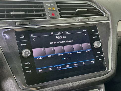 Used 2023 Volkswagen Tiguan SE w/ Panoramic Sunroof Package FWD image 13