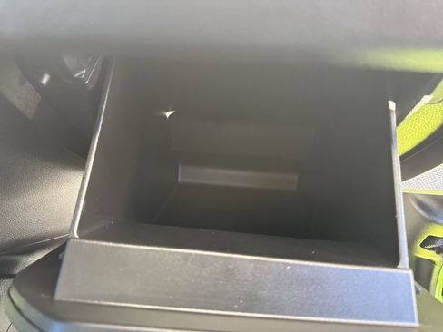 Used 2025 Jeep Wrangler Sport image 40