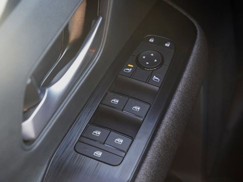 New 2026 Nissan Kicks SV image 10