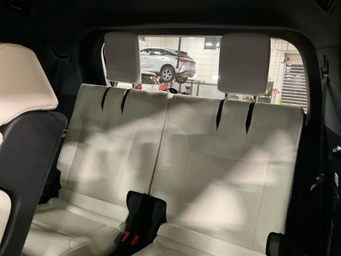 Used 2022 Lexus LX 600 4WD w/ Luxury Package image 26