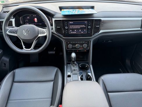 Used 2023 Volkswagen Atlas SE image 16