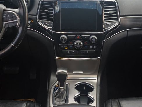 Used 2022 Jeep Grand Cherokee Limited image 20